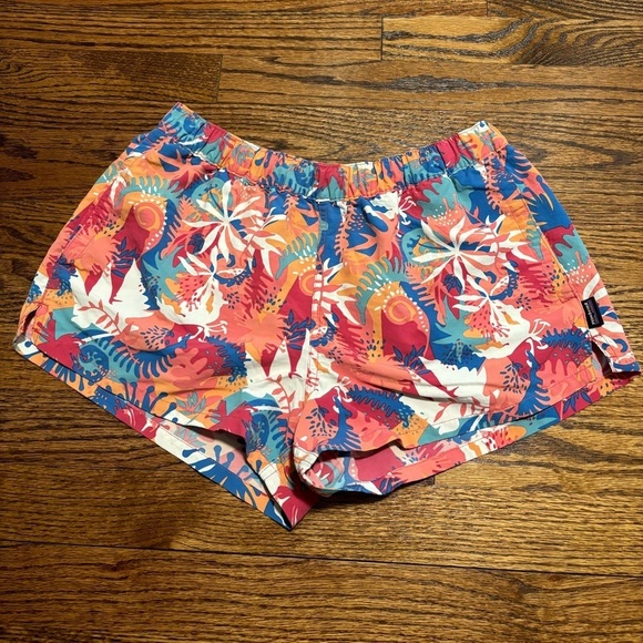 Patagonia | Women’s Barely Baggie Shorts Wild Waratah Reef Pink Sz S #57043 - Picture 1 of 8